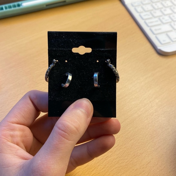 URGENT - 2 Pack Of Earrings, Silver Color - Picture 1 of 4